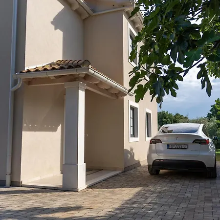 Holiday home Cavallina Barban