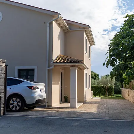 Holiday home Cavallina Barban